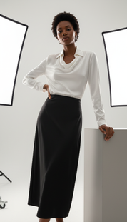 LaBellaa's Elegante Satijnen Blouse met Watervalhals voor Dames