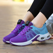Sportieve dames schoenen blauw en paars met mesh detail vooraanzicht