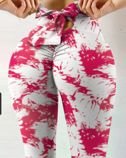 Legging met roze-witte tie-dye print en strik detail, voorzijde
