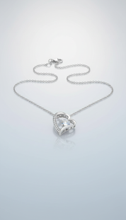 Elegante zilveren dames ketting met open hartvormige hanger van Labellaa